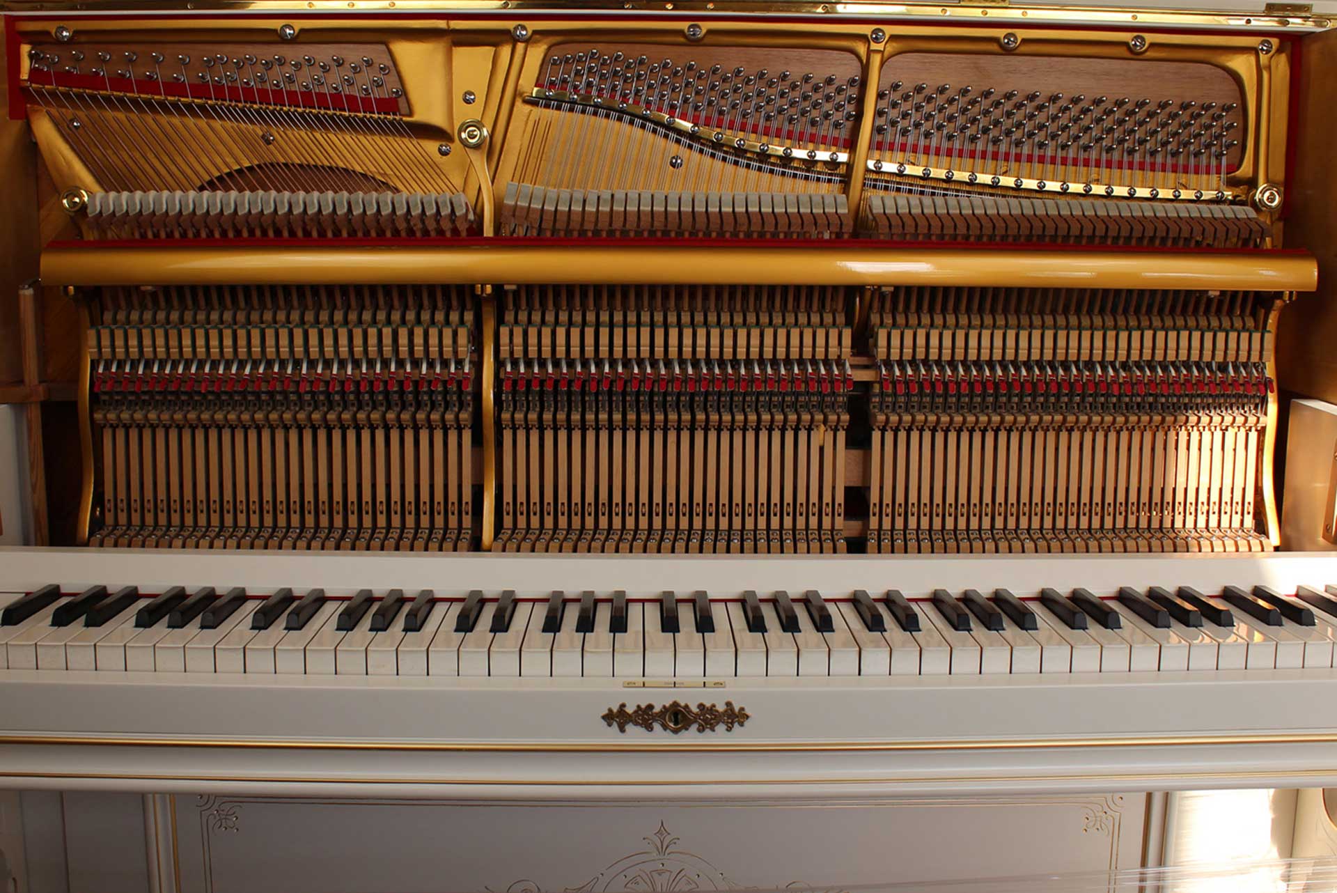 Реставрация пианино и роялей